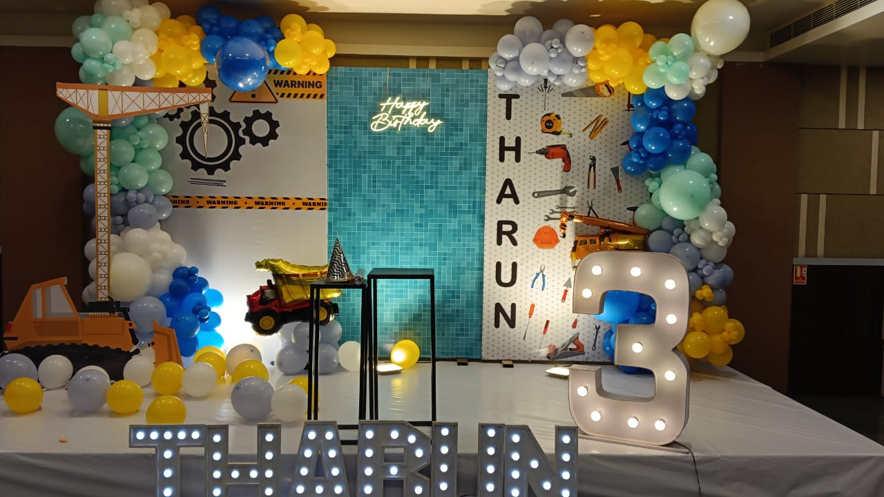 Construction theme birthday balloon decor Chennai